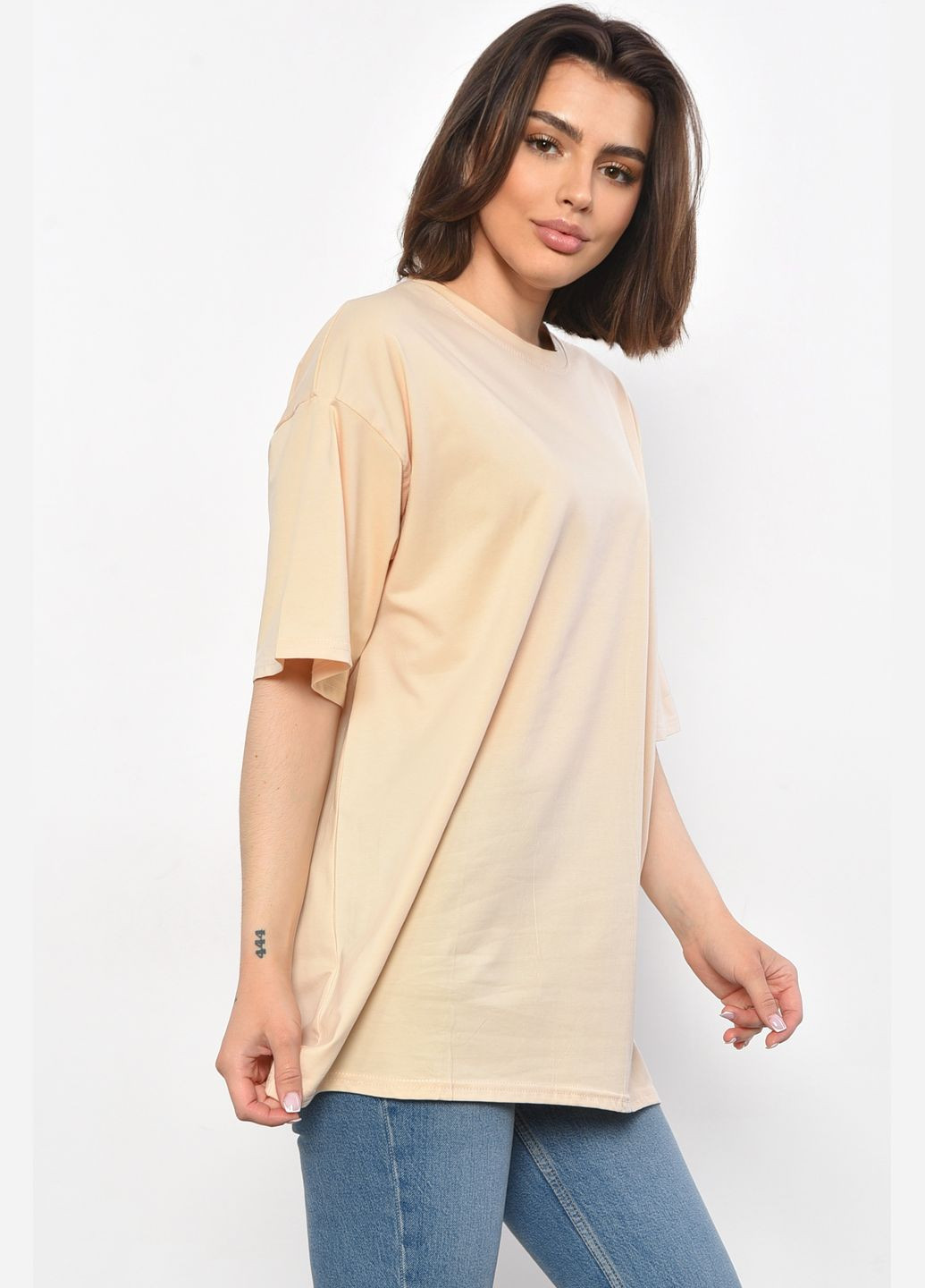 Бежевая летняя футболка женская полубатальная однотонная бежевого цвета Let's Shop