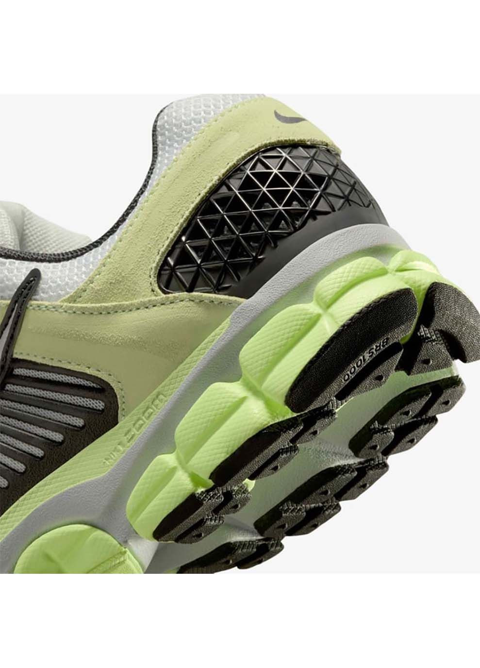 Зелені Осінні чоловічі кросівки zoom vomero 5 зелений Nike