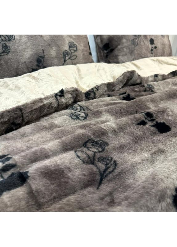 Эксклюзивное постельное белье "Хутро-велюр". Зимняя коллекция евро размер коричневого цвета. No Brand (371646147)