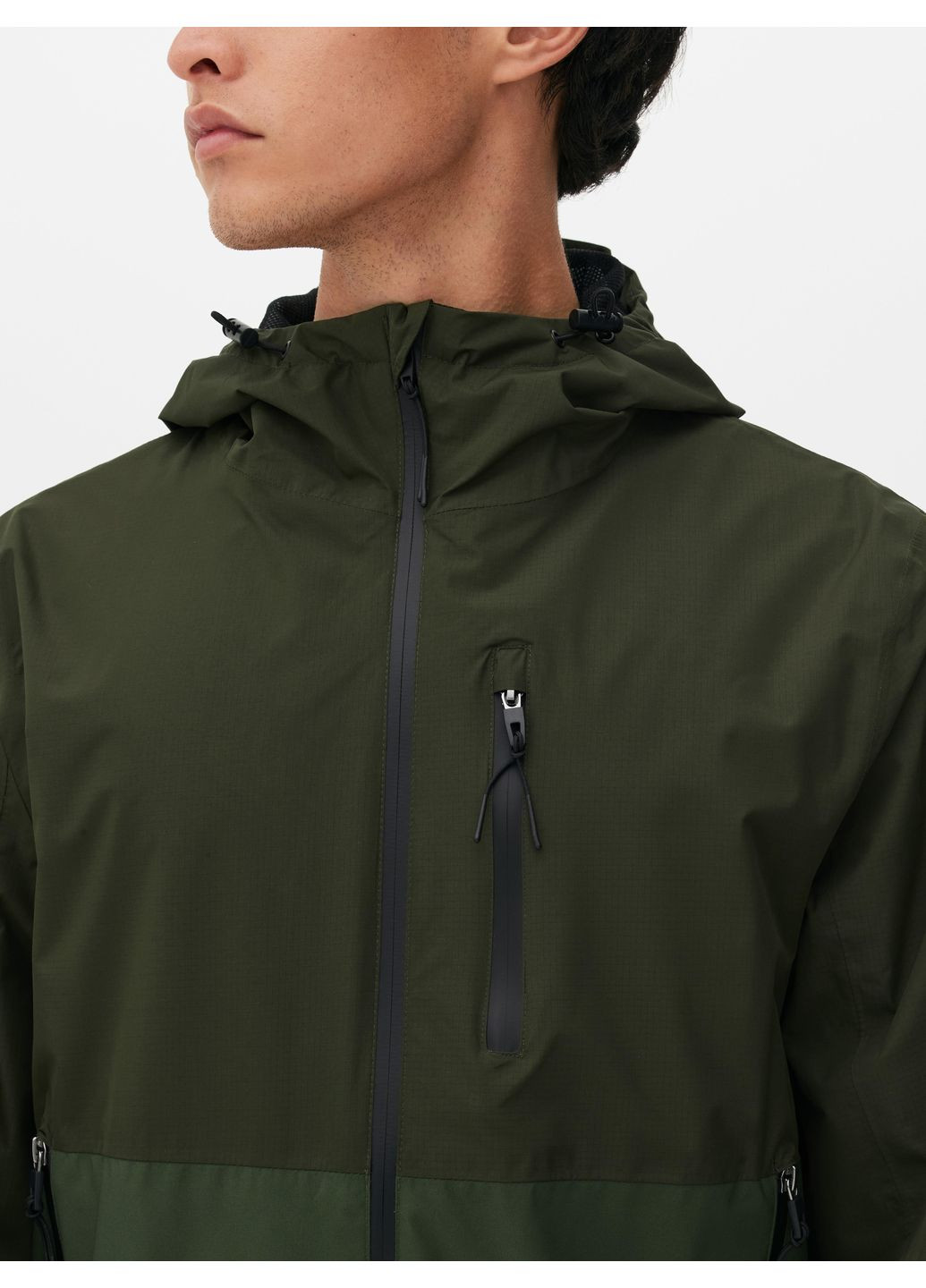 Темно-зелена вітровка Primark