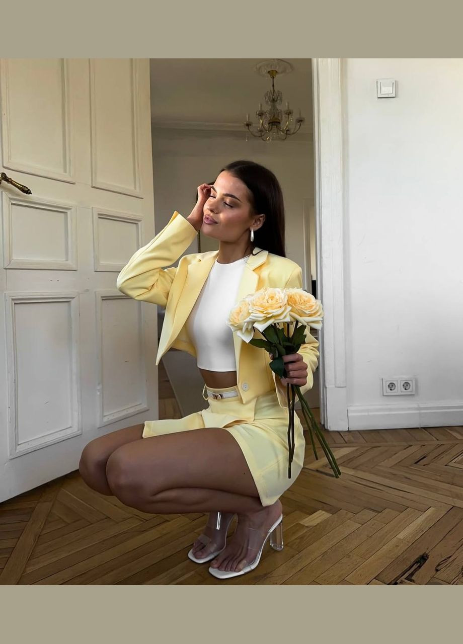 Жіночий костюм двійка: укорочений піджак та спідниця-шорти MonCher (333801159)