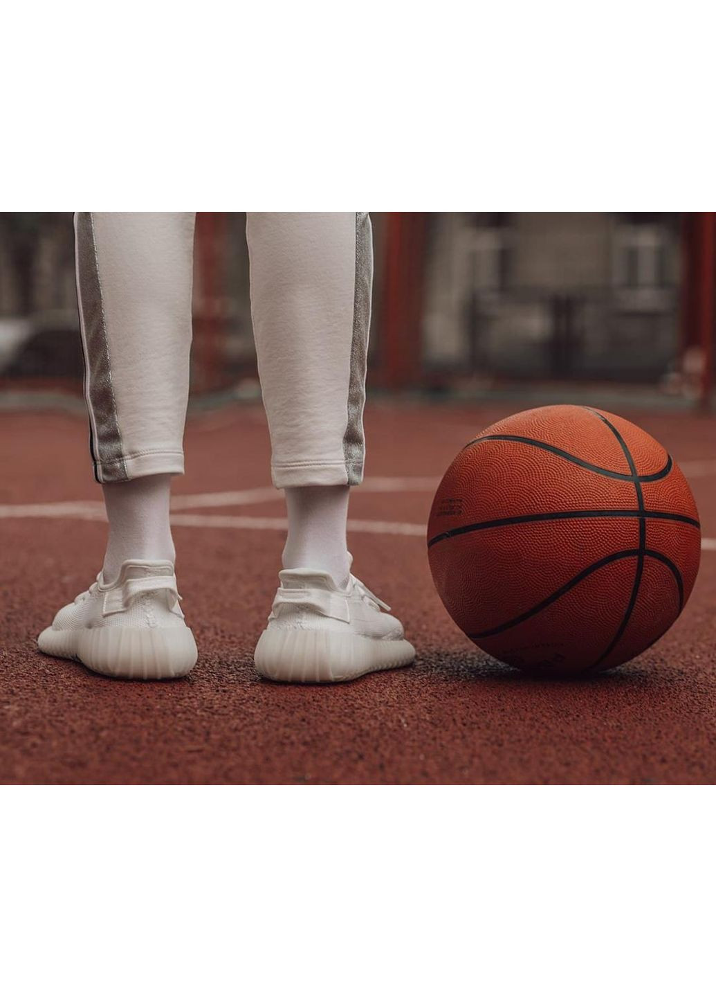 Білі Осінні кросівки чоловічі adidas yeezy boost 350 v2 triple white crem sole адідас ізі буст No Brand