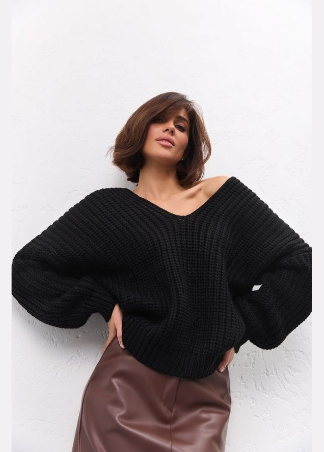 Чорний демісезонний жіночий об'ємний джемпер зі спущеною лінією плеча (1619) Triko Bakh