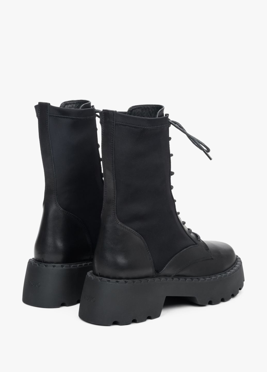 Осенние ботинки, цвет черный Estro
