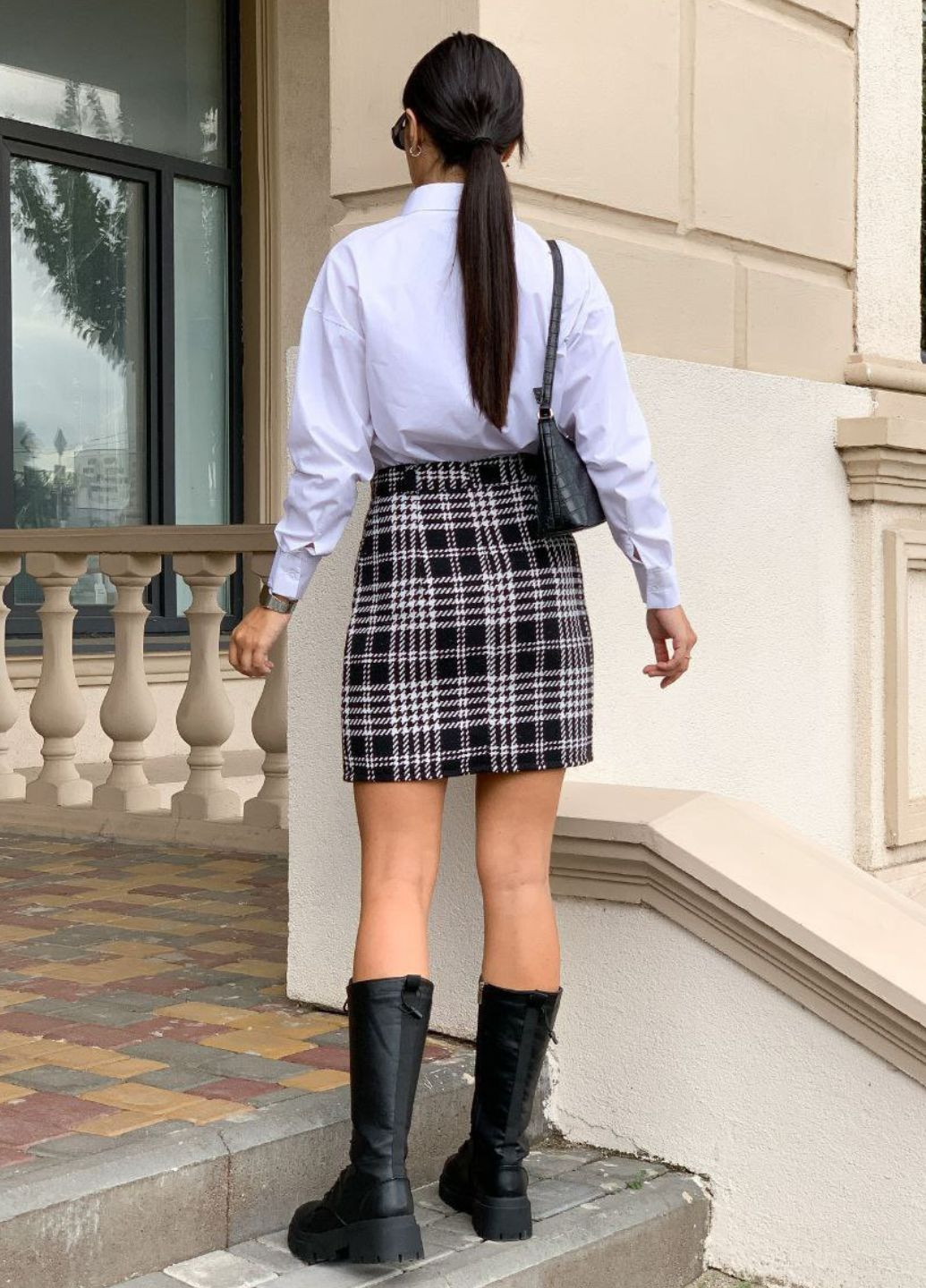 Черно-белая повседневная в клетку мини юбка в клетку с декоративными пуговицами. Tik-Tak