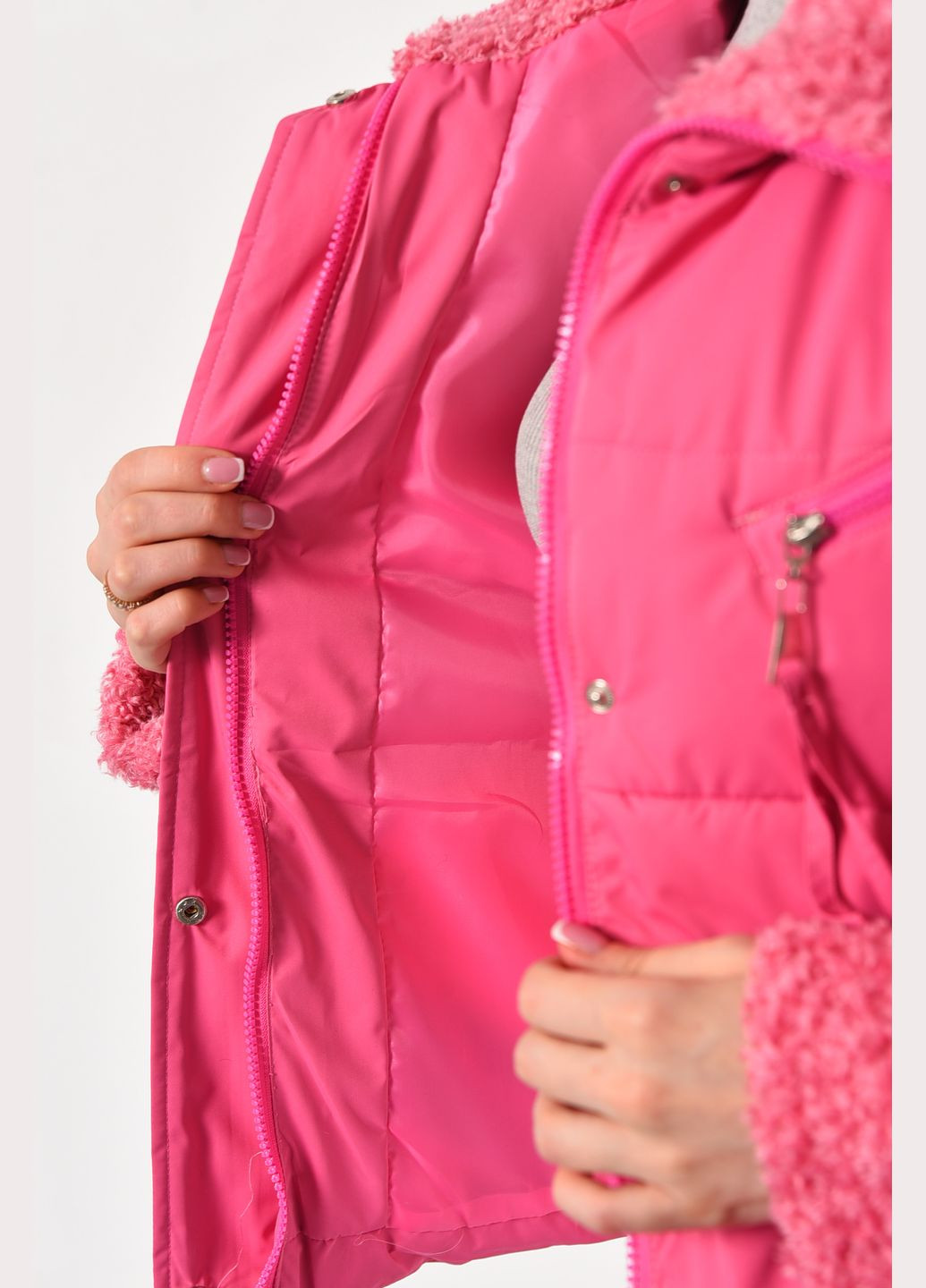 Рожева демісезонна куртка жіноча демісезонна рожевого кольору Let's Shop