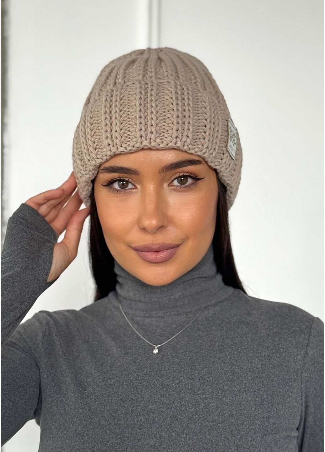 Жіноча шапка-біні фактурної в'язки INNOE Шапка (365775207)