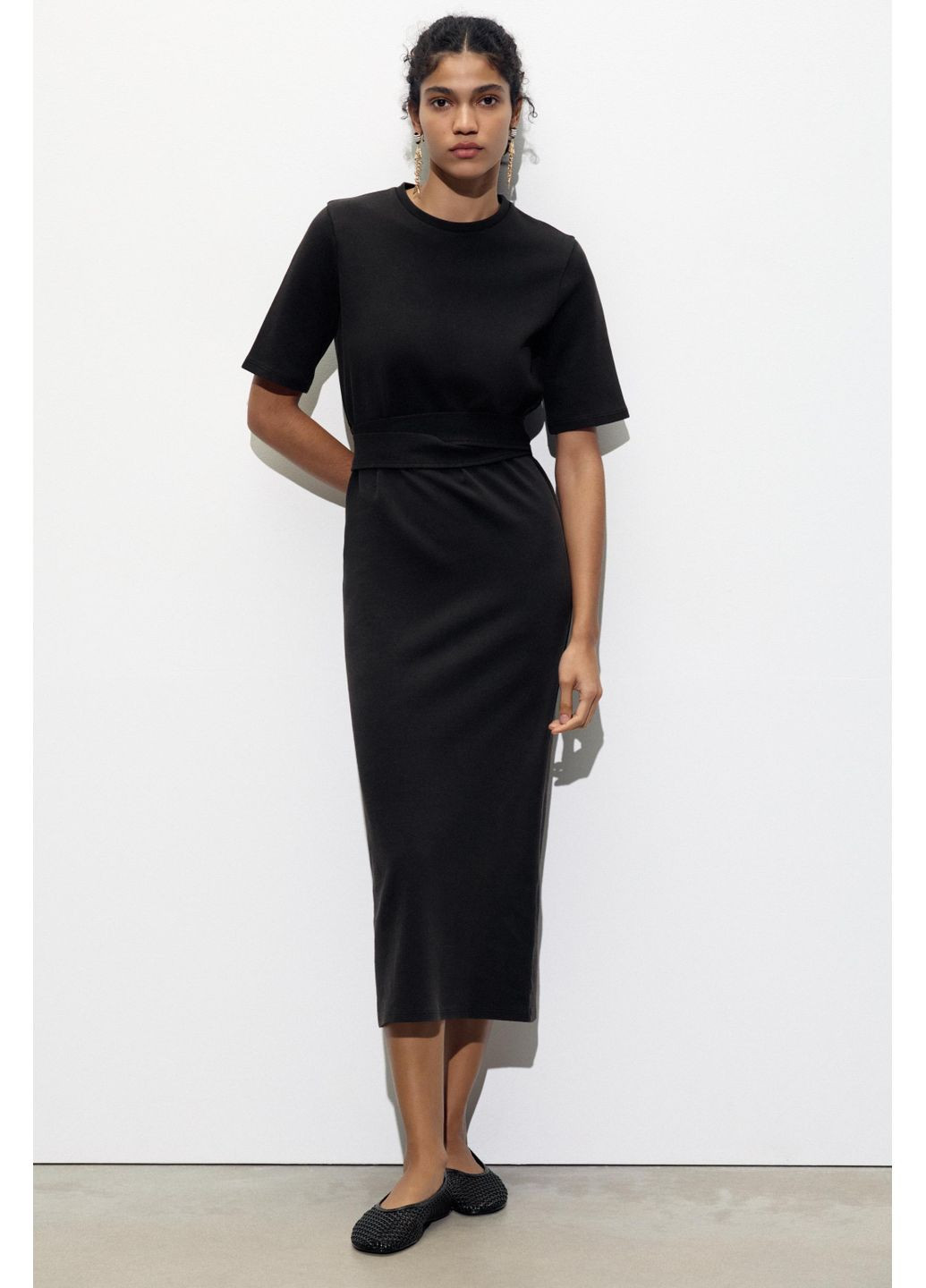 Черное вареное интерлочное платье с пояском Zara