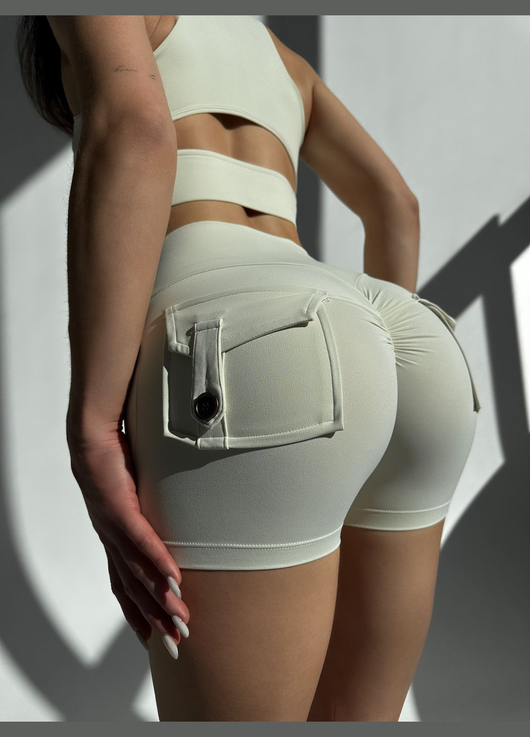 Спортивные женские шорты с карманами PUSH UP для фитнеса и pole dance Молочные Pocket Короткі шорти з кишенями та пуш-ап (317046269)