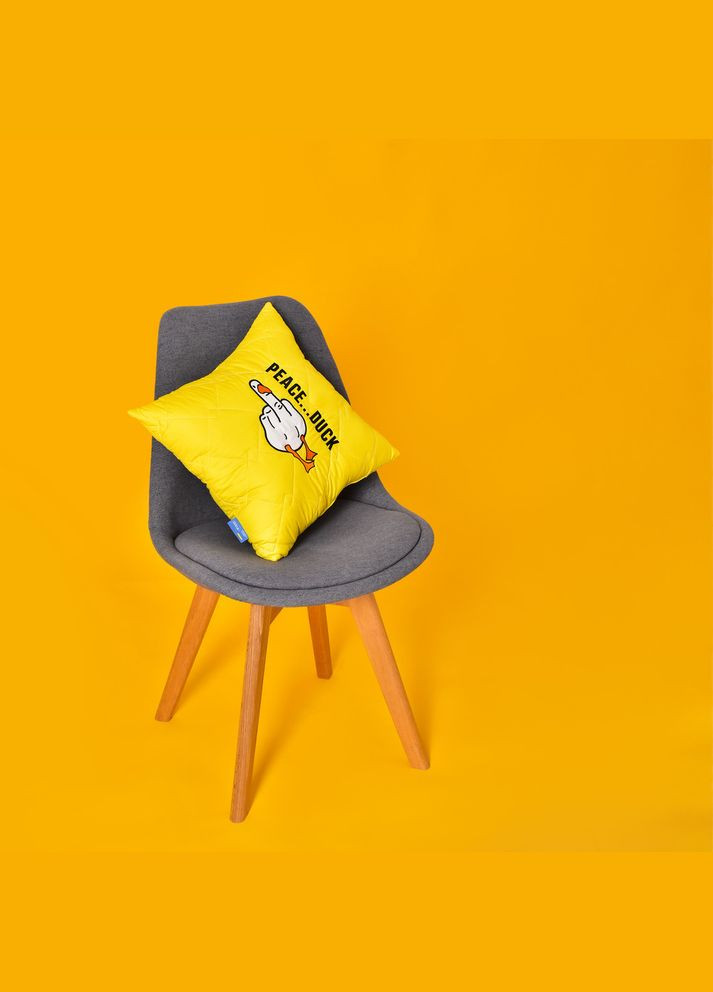 Подушка декоративна 40х40 Peace... Duck бойовий гусак з вишивкою антиалергійна жовта Гус IDEIA (334726513)