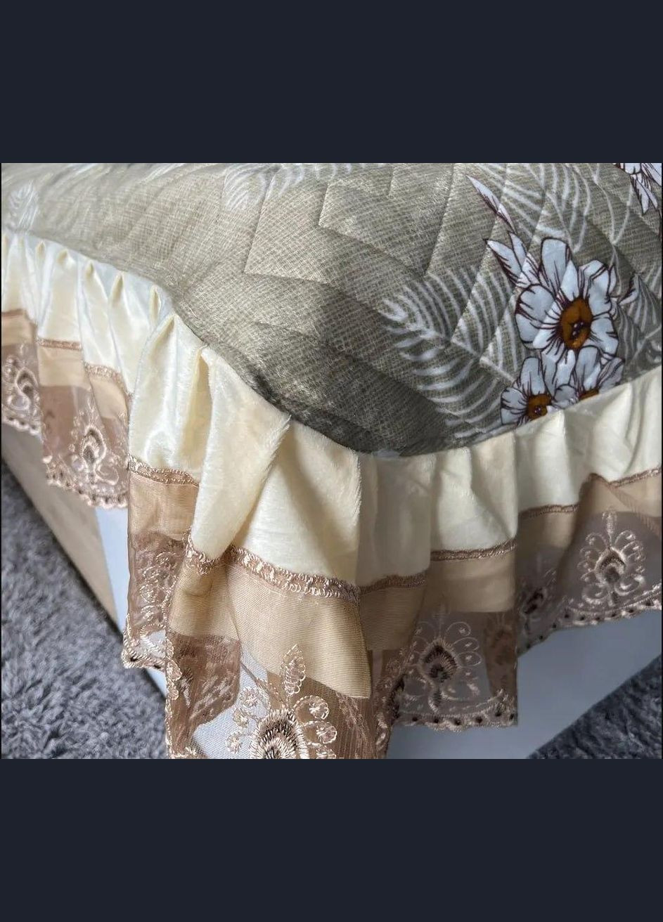 Стеганое покрывало с наволочками на большую кровать с кружевом евроразмер К50051 (К5005-1) No Brand (306633840)