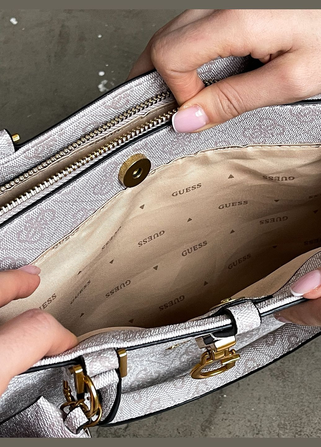 Гесс джеймс medium сумка (пудра колір) No Brand (318652848)