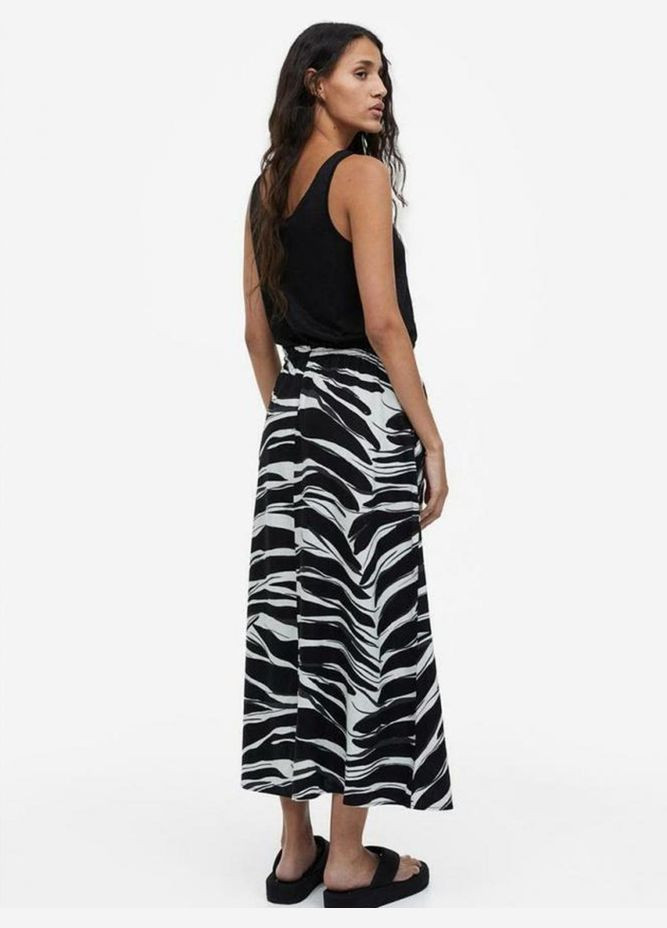 Черно-белая повседневная с рисунком юбка H&M