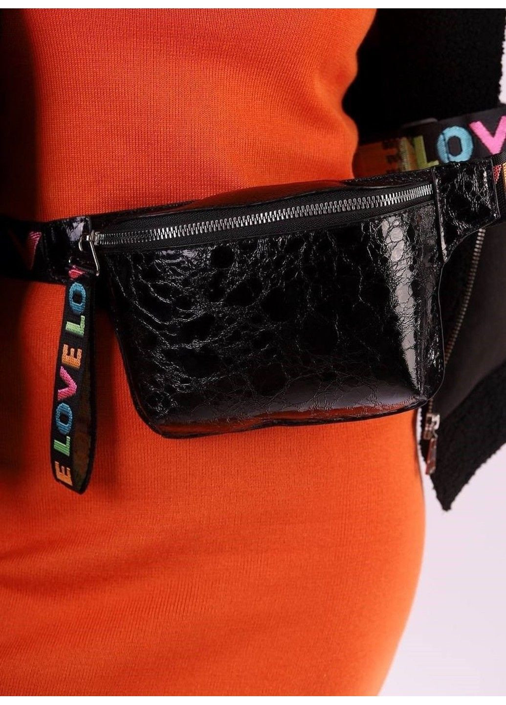 Сумка бананка Love чорна No Brand (306442665)