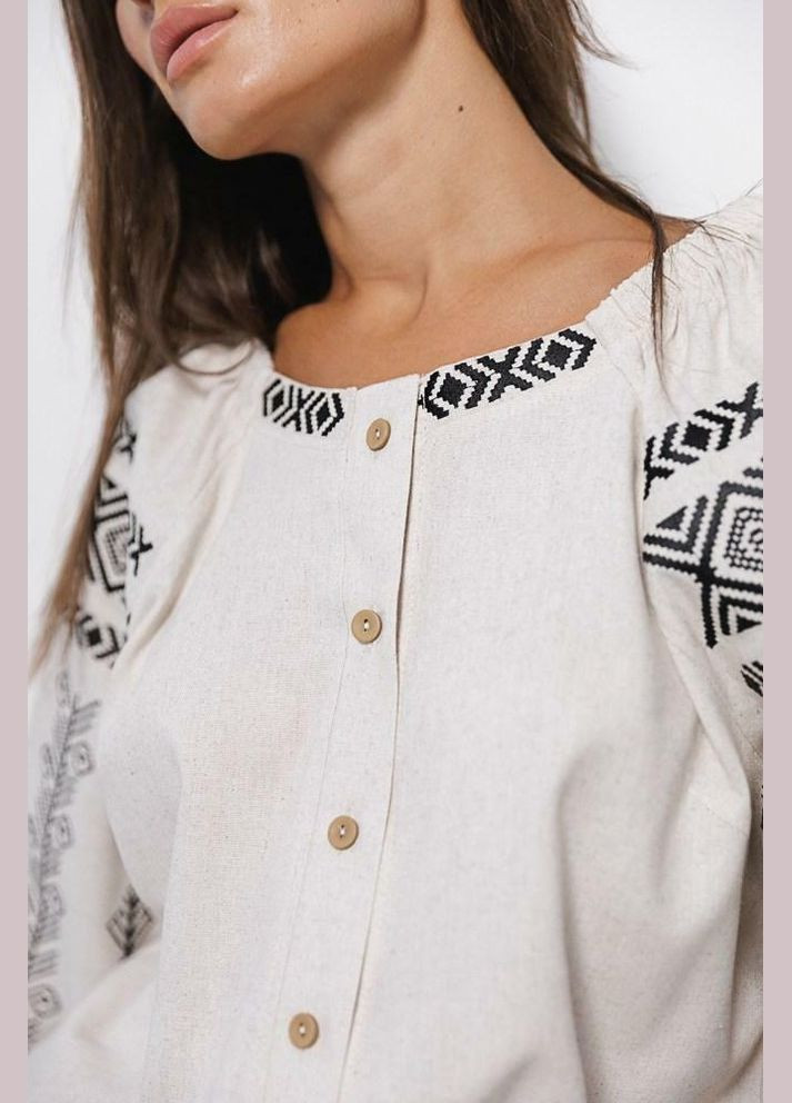 Бежева жіноча вишиванка бежева з відкритими плечима та геометрією гладдю mkar35217-2 Modna KAZKA (336933930)