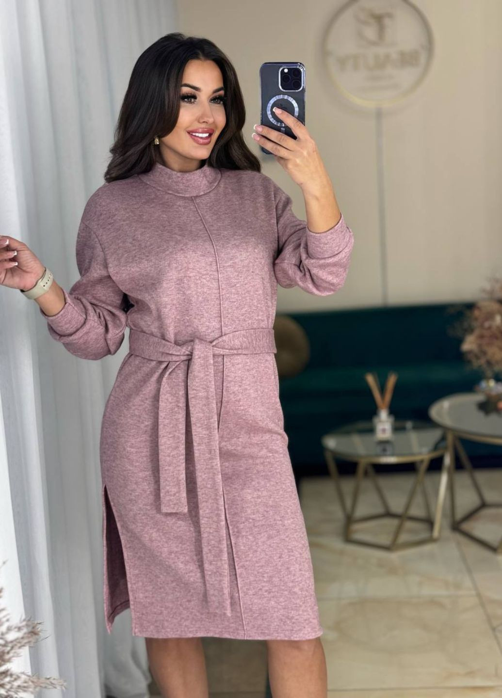 Пудровое повседневный миди платье с разрезами и поясом Україна меланжевое