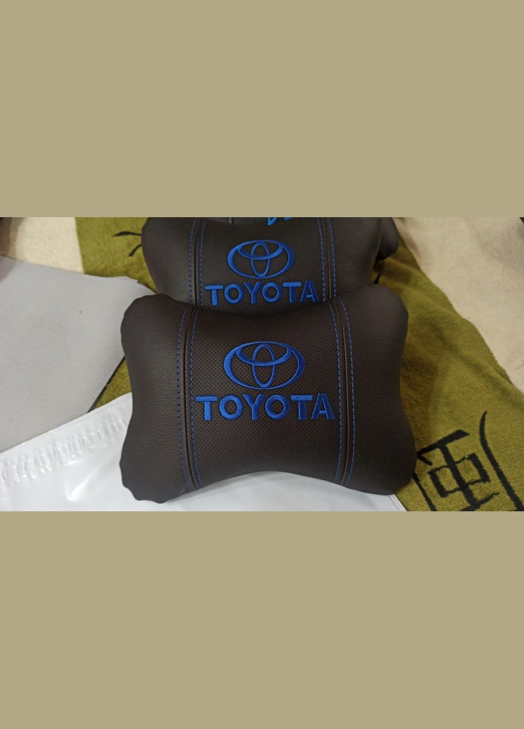 Автомобільна подушка на підголовник 080 Toyota (340489812)