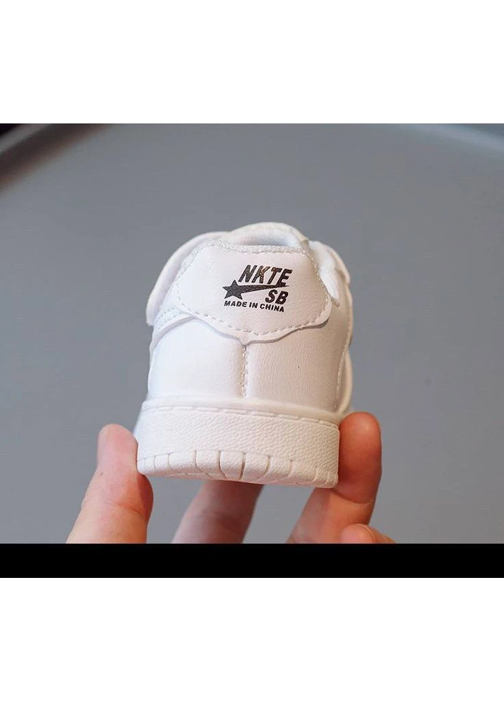 Білі легенькі кеди на липучках No Brand