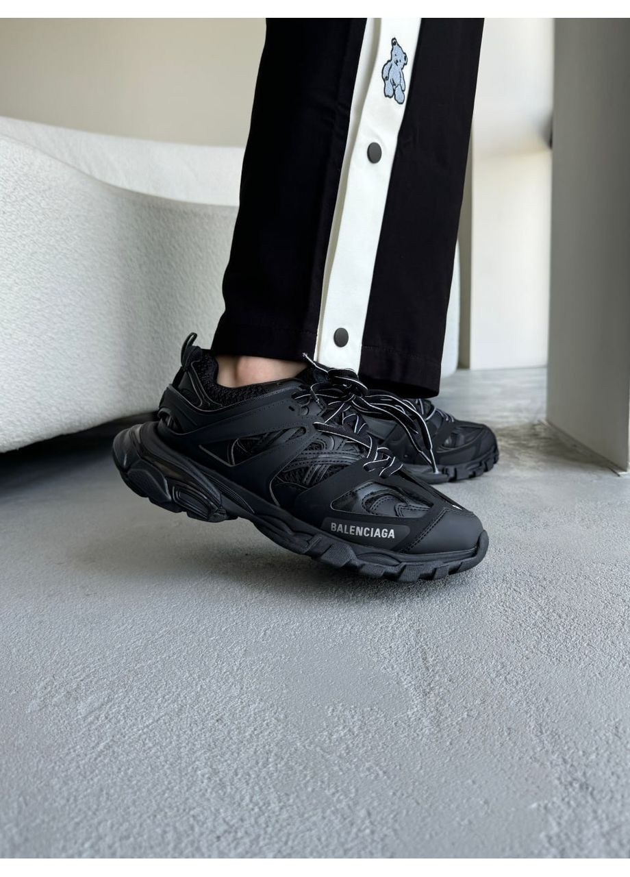 Белые демисезонные кроссовки мужские balenciaga track black 542023 w No Brand
