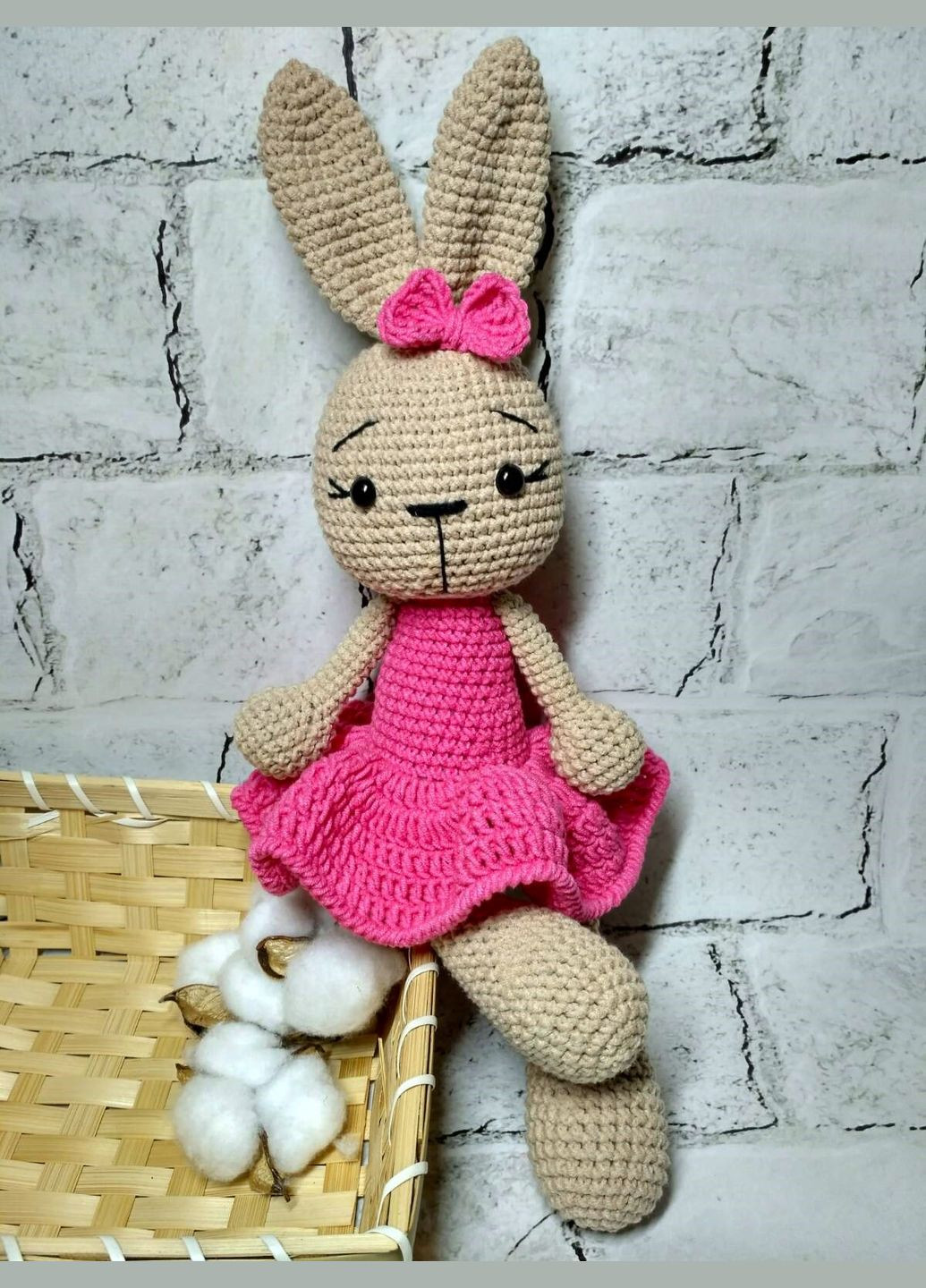 Мягкая игрушка вязаная ручной работы амигуруми Зайчик в розовом платье Hand Made 25 cм No Brand (325428454)