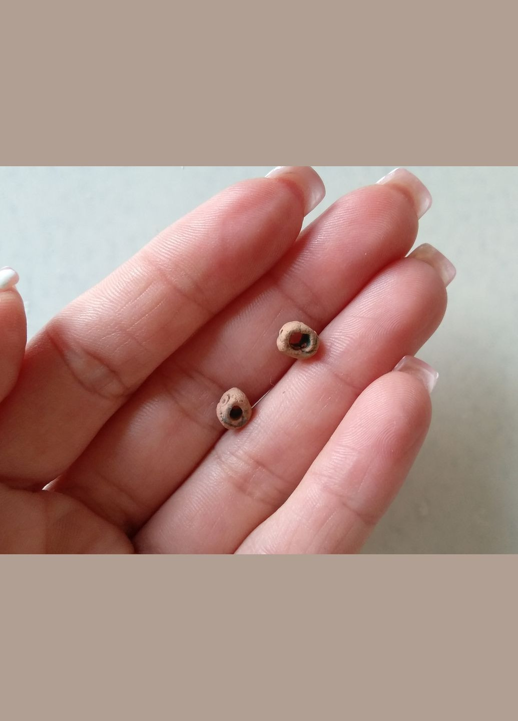 Керамічні намистини ручної роботи "Фантазійні Візерунки №22" (коричнево-зелені) 2шт. Коти&Ангели (301533021)