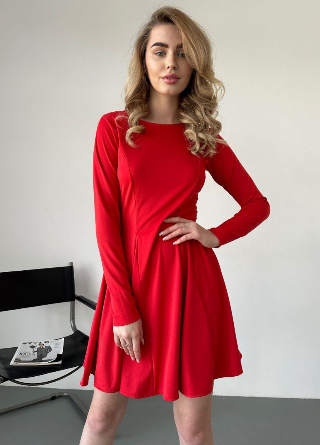Красное повседневный платье мини с длинным рукавом и круглым воротником Україна однотонное