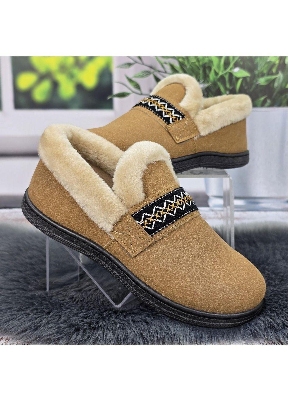 Бежевые тапочки-чуни женские закрытые Dago