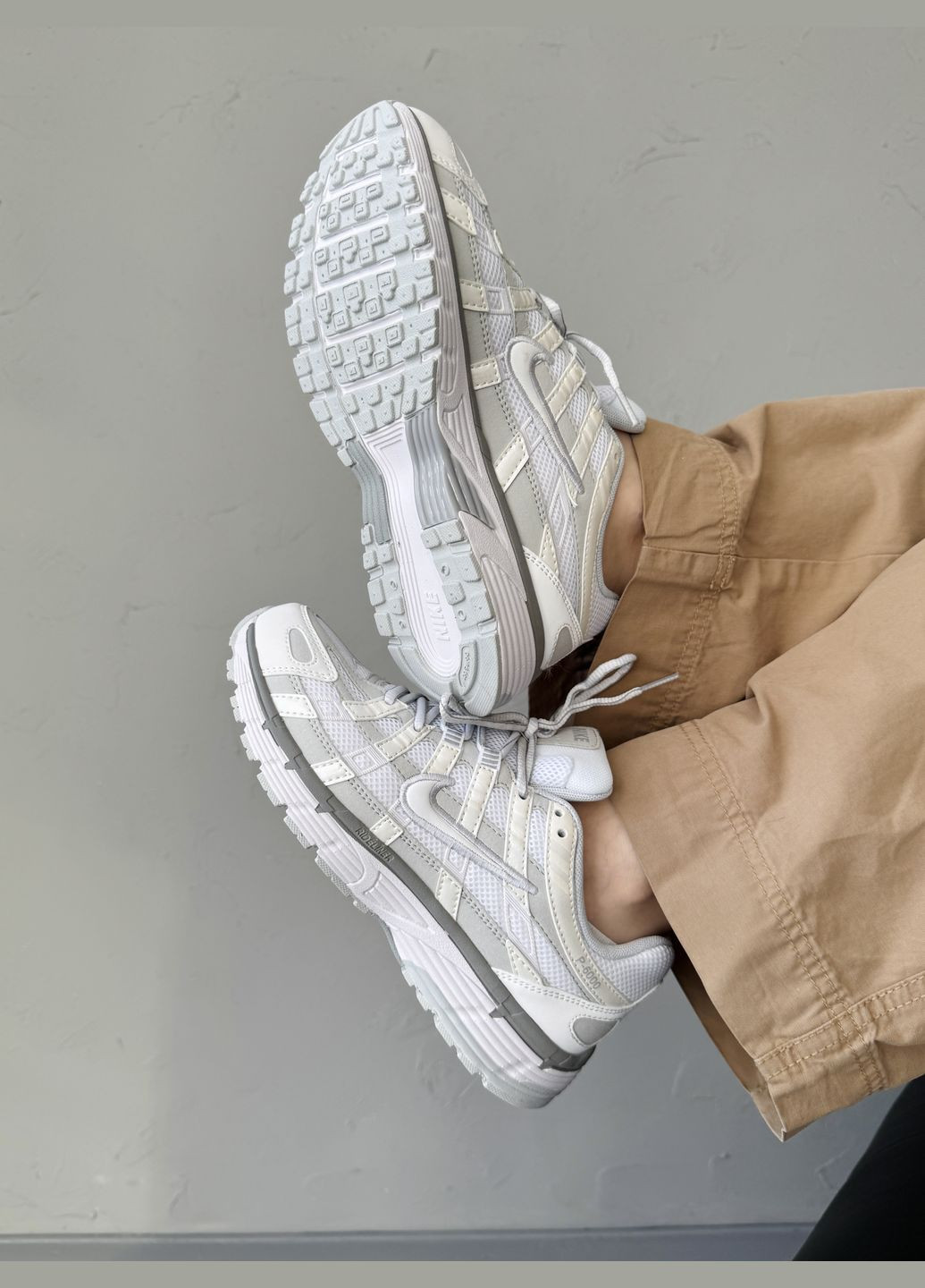Білі Осінні кросівки чоловічі і жіночі nike p-6000 white grey | найк р-6000 білі No Brand