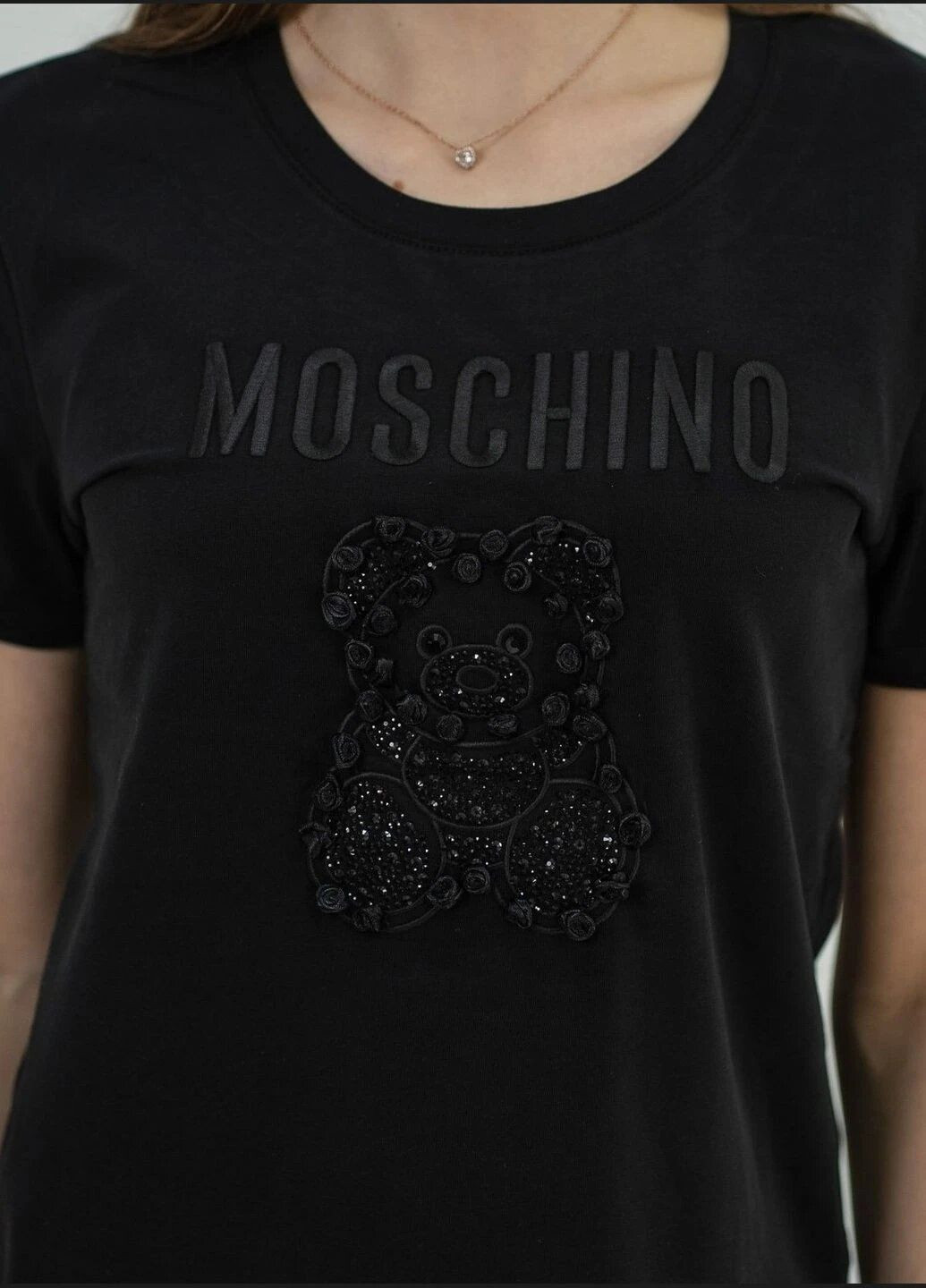 Черная летняя футболка женская летняя с рисунком с коротким рукавом Moschino