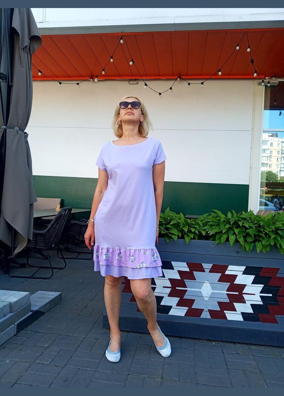 Лавандовое кэжуал платье-футболка лаванда 2 Льва