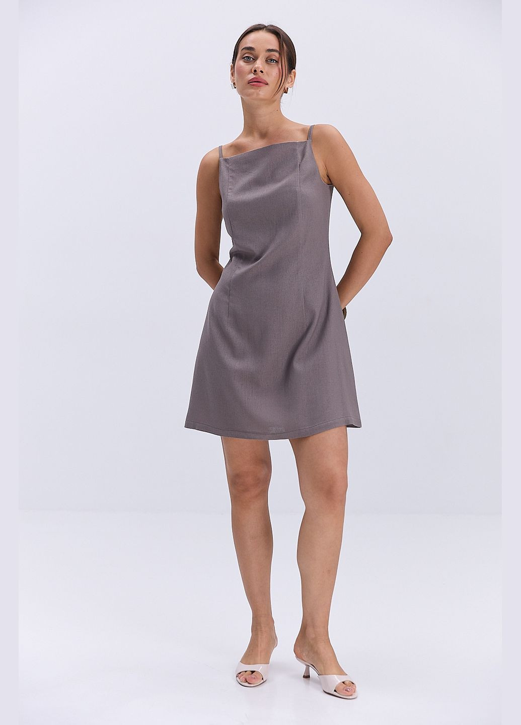 Кофейное летнее короткое платье без рукавов шоколадное Arjen