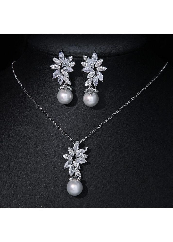 Комплект прикрас сріблястий з кристалами та перлами No Brand Жіночий комплект прикрас (364261597)