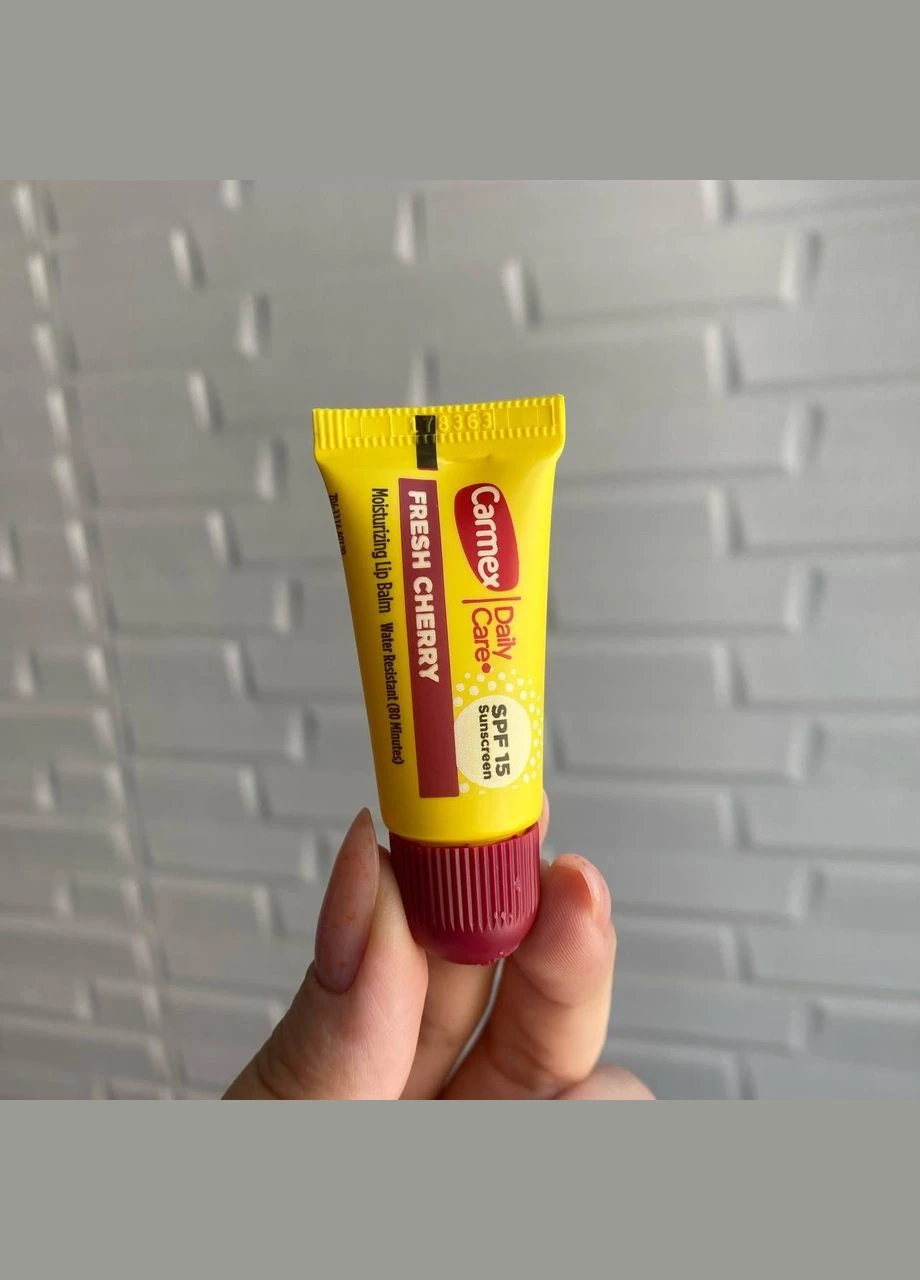 Мини-бальзам для губ Minis SPF15 (в тюбике), 5 г Fresh Cherry — освежающая вишня Carmex (393627716)