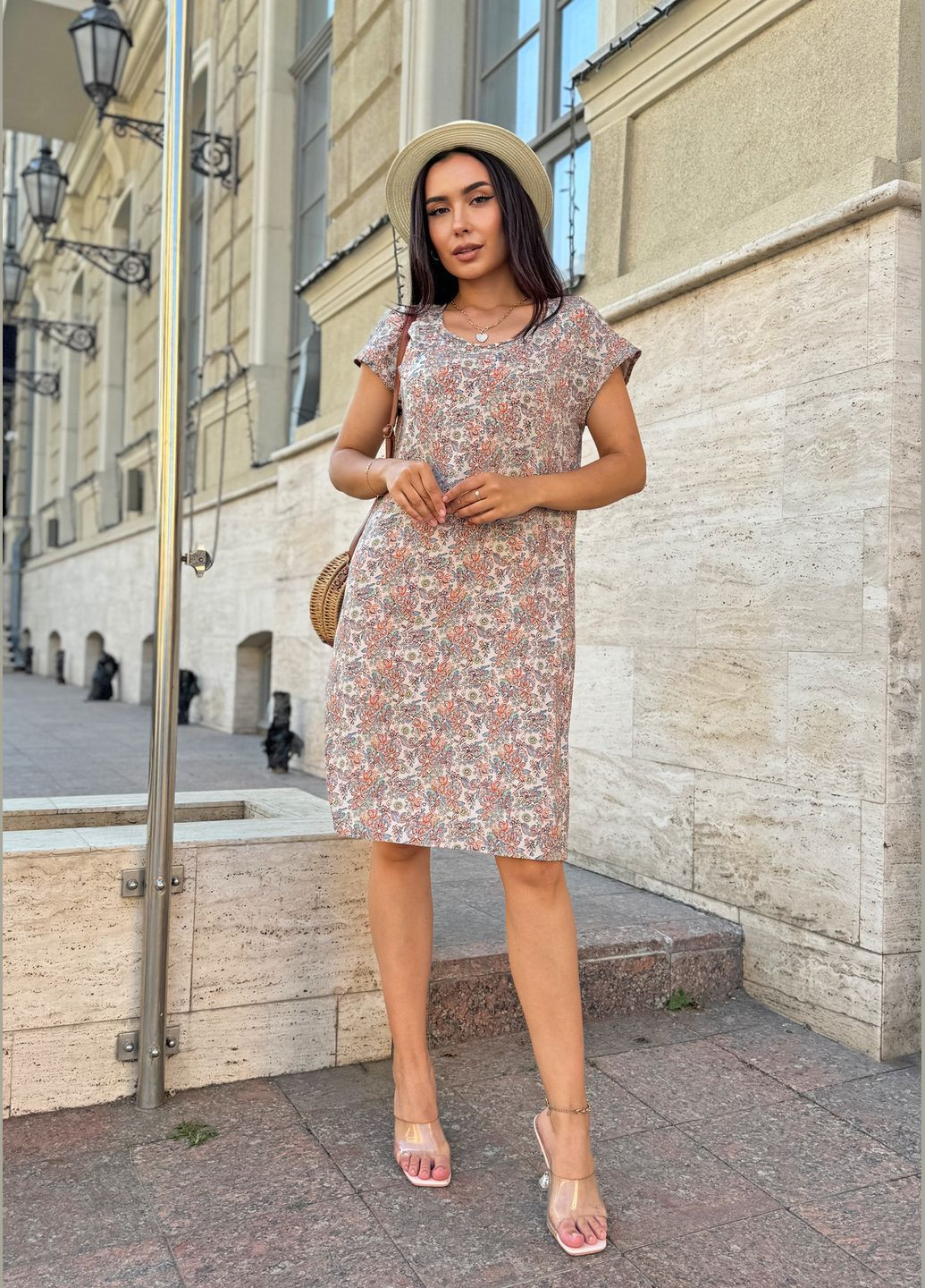 Комбинированное повседневный, кэжуал нежное платье-футболка с цветочным принтом платье-футболка INNOE с цветочным принтом