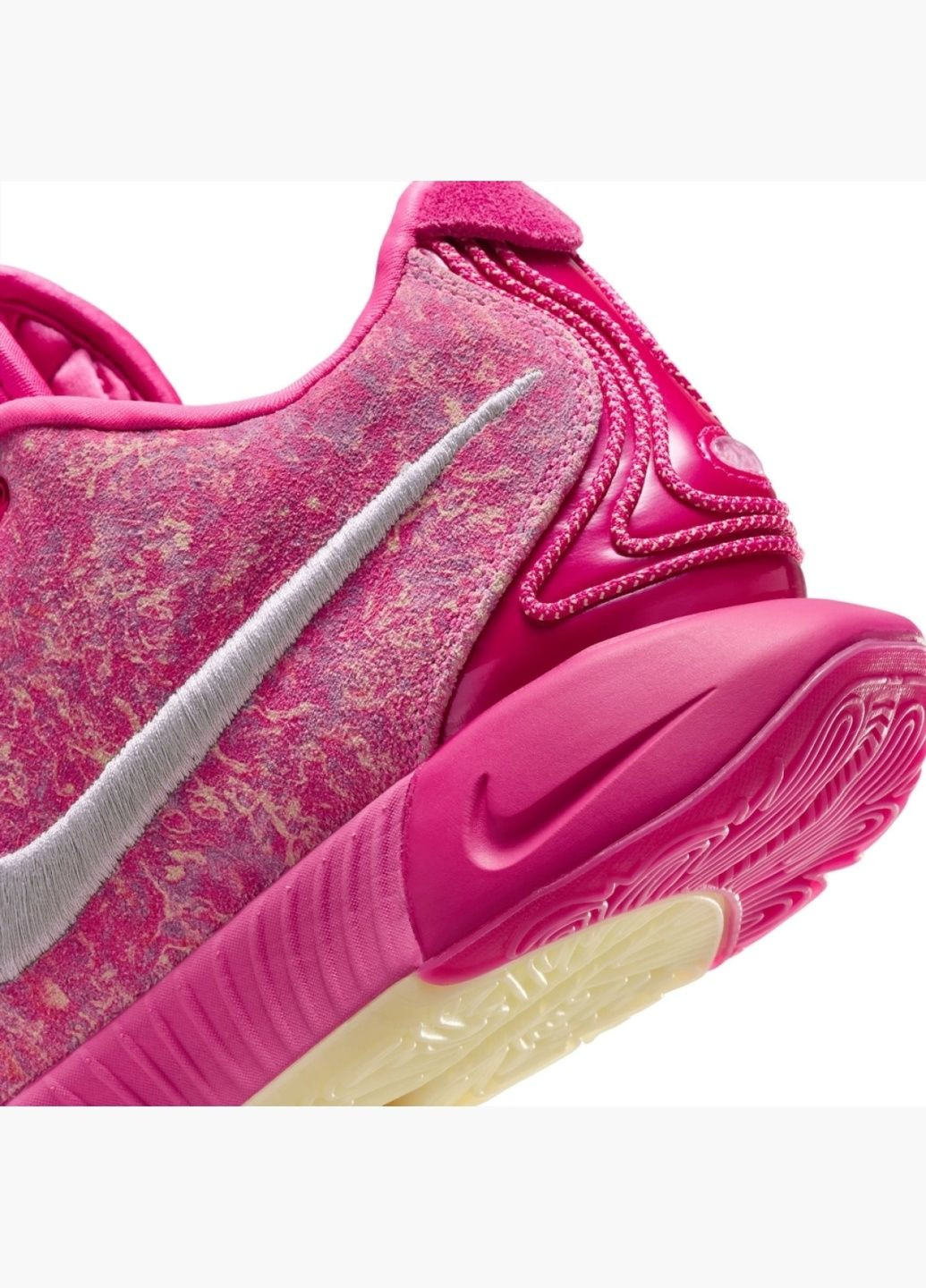 Розовые кроссовки мужские lebron xxi world is your oyster pink hf0721-900 Nike