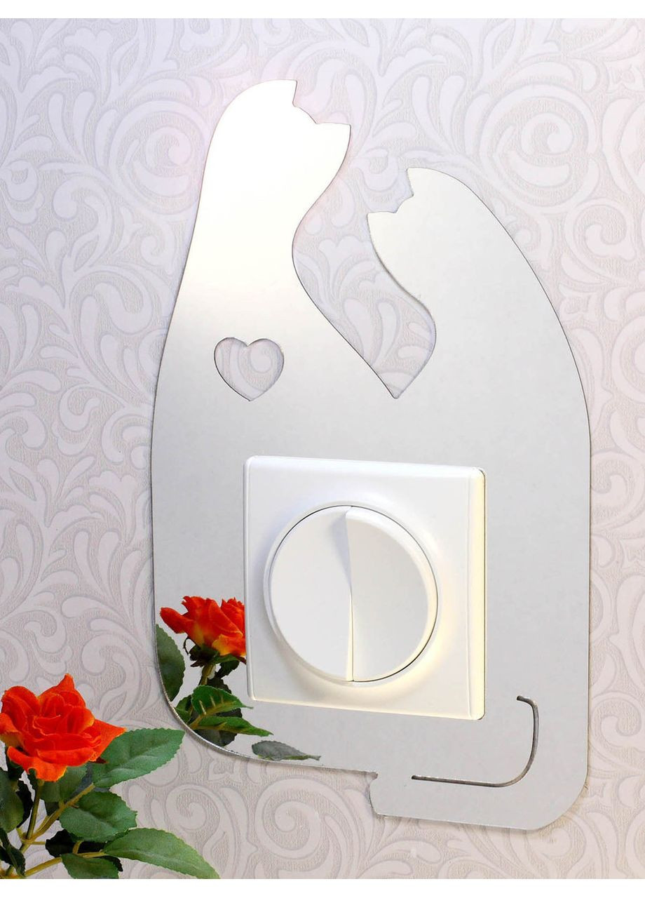 Интерьерная рамка-наклейка под выключатель зеркальная акриловая №19 1 шт. Ваша Світлість (366334687)