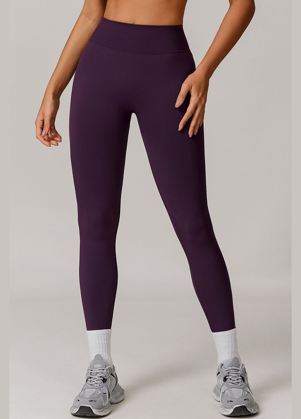 Темно-фиолетовые демисезонные женские спортивные лосины с пуш-ап эффектом и высокой посадкой однотонные для тренировок фитнеса и йоги No Brand