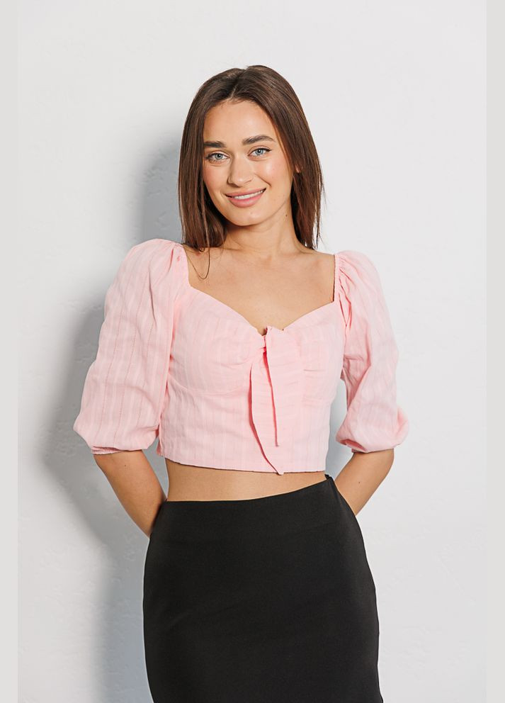 Розовая демисезонная укороченная летняя блузка с открытыми плечами Arjen