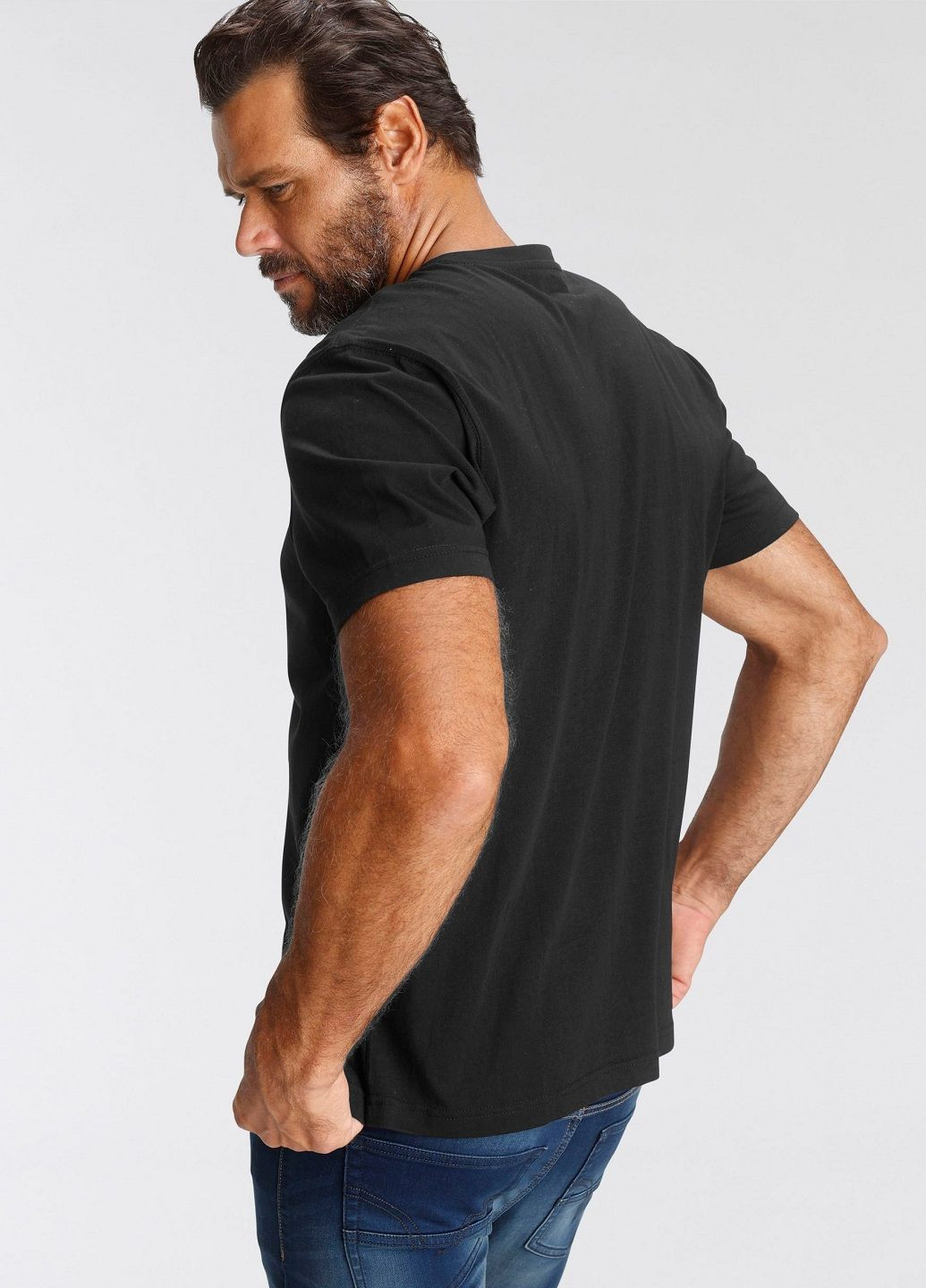 Чорна футболка Man's World