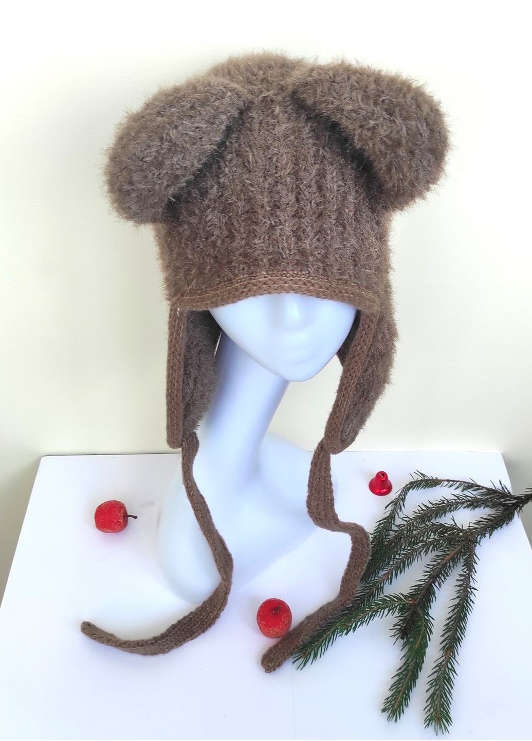 Зимова В'язана Жіноча Шапка Вушками Коричнева Теплий та Стильний Капор на Зав’язках No Brand зимова шапка з вушками (357225904)