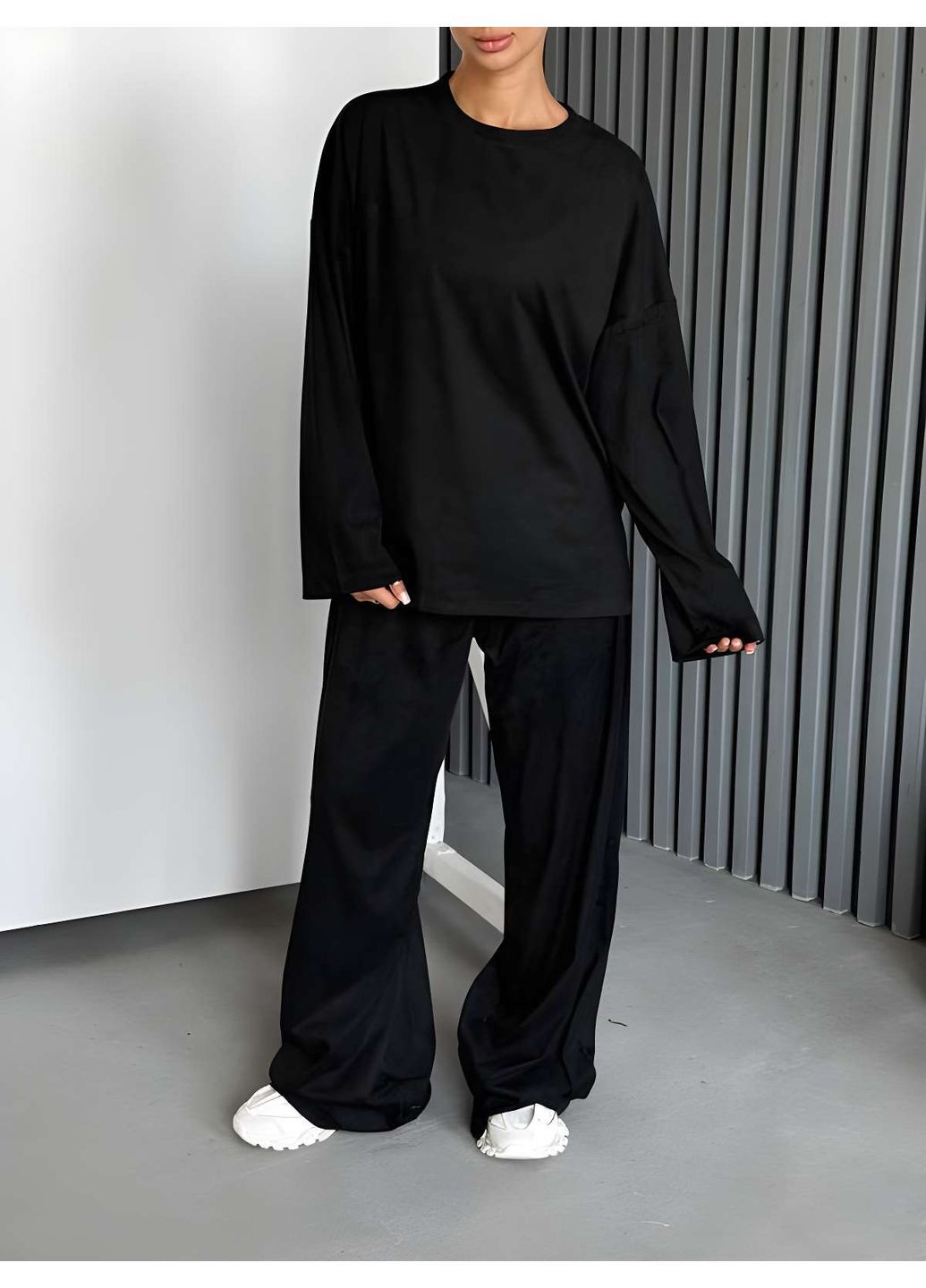 Костюм оверсайз із мікрозамшу на осінь сірий, жіночий вільний костюм двійка штани + кофта,... Україна (355059422)