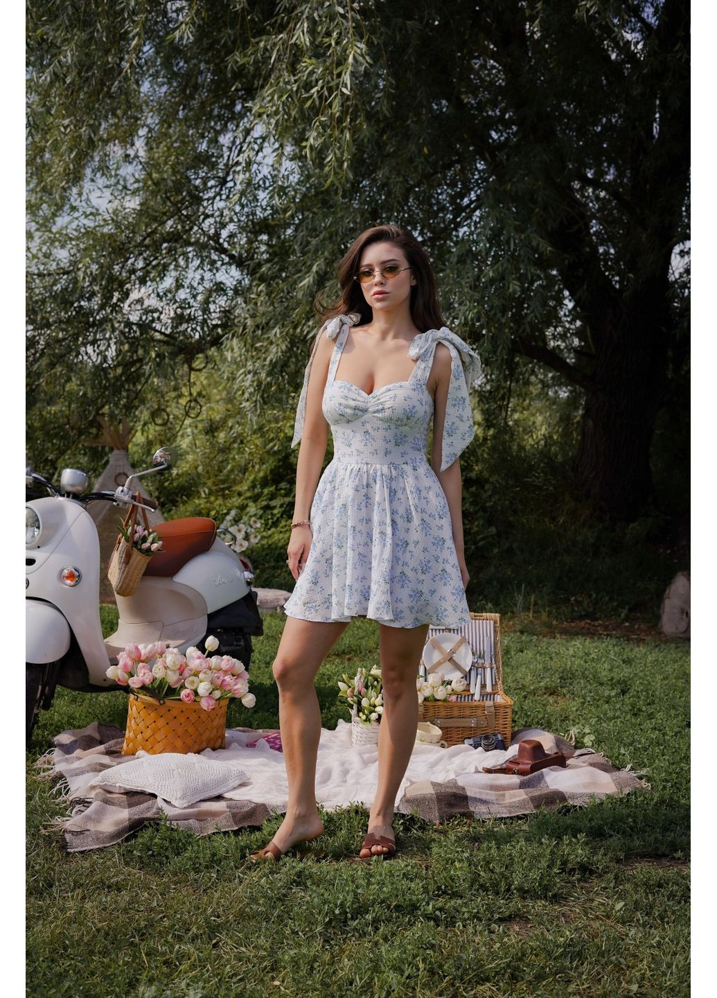 Блакитна кежуал сукня Larionoff з квітковим принтом