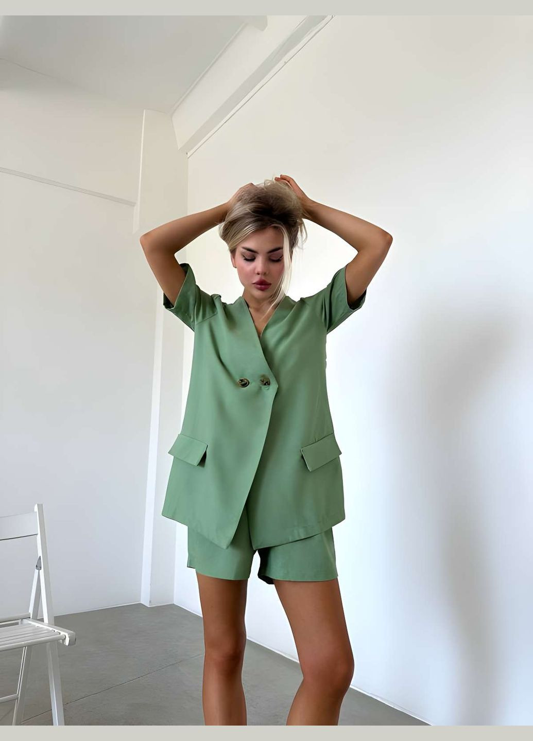 Жіночий якісний зелений оливковий літній льняний костюм подовжений жилет і шорти льон No Brand (333143162)