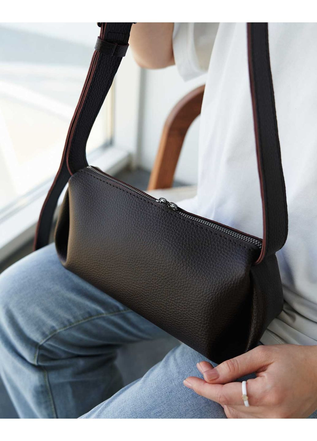 Сумка женская шоколадная экокожа маленькая для повседневного использования мягкая с молнией ProDobro (367267876)