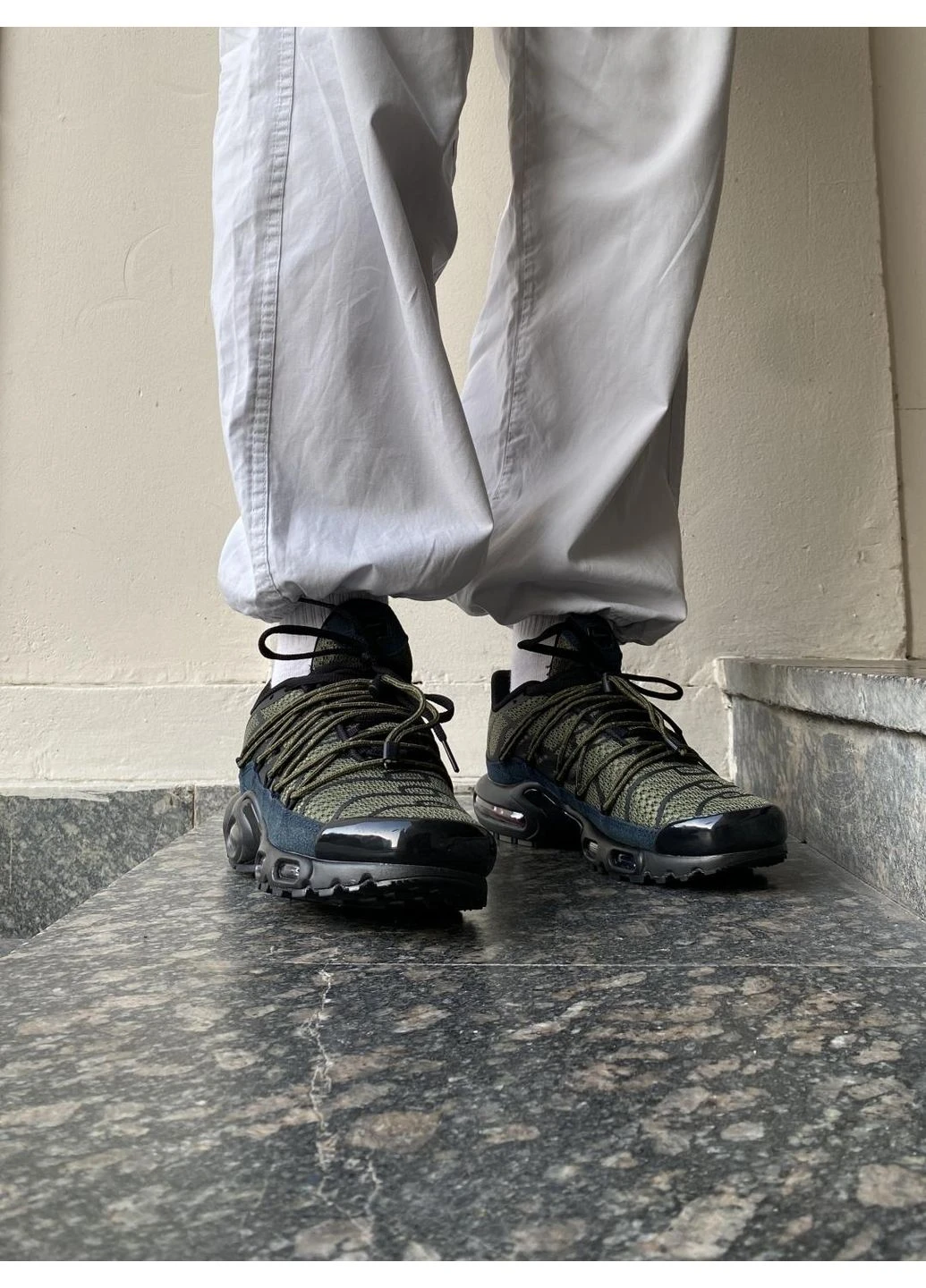 Чорні кросівки чоловічі nike air max tn plus khaki black найк аір макс тн плюс демісезон No Brand