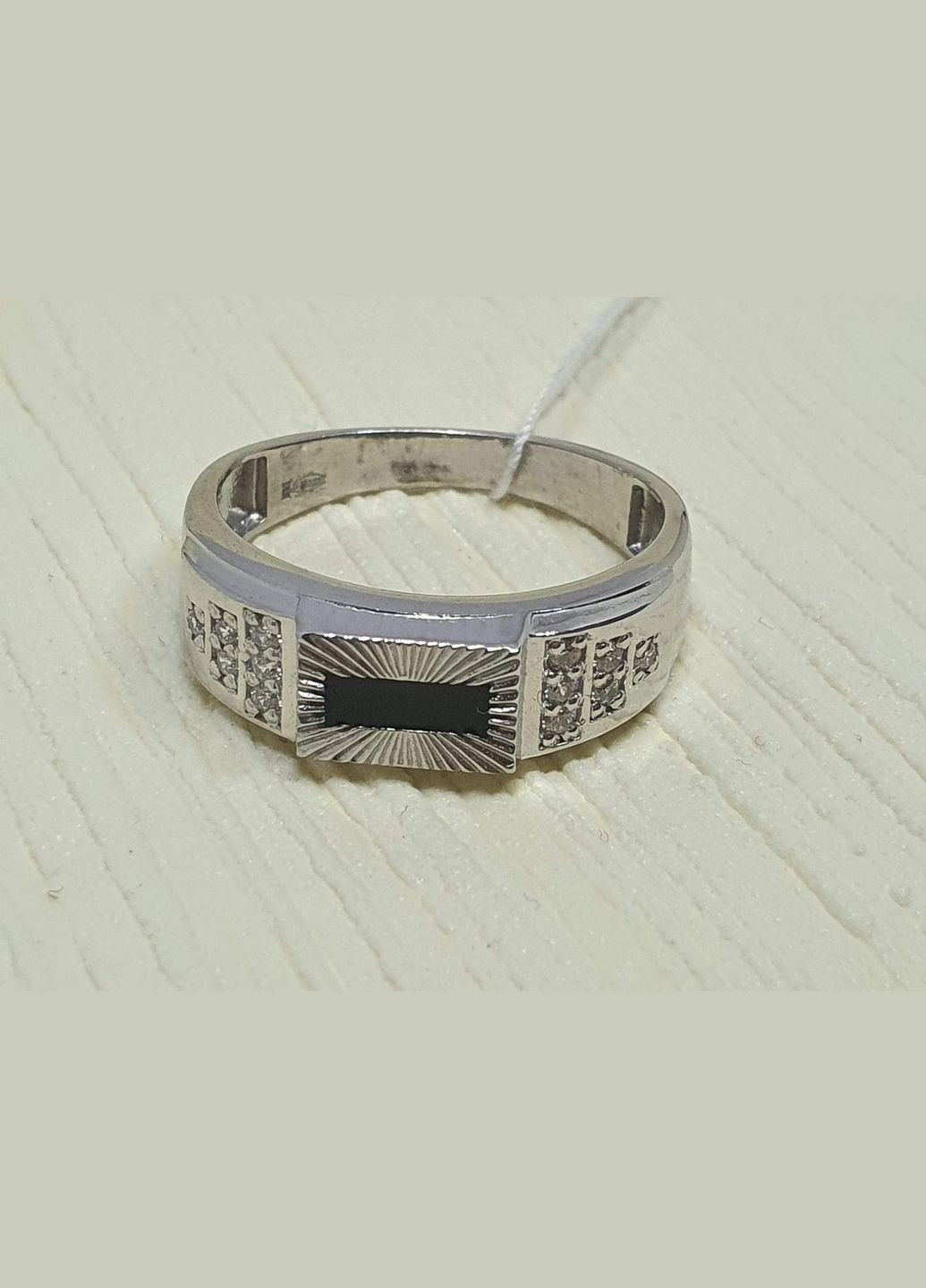 Серебряное кольцо с фианитами. Артикул 60028Р Vegas (296594987)