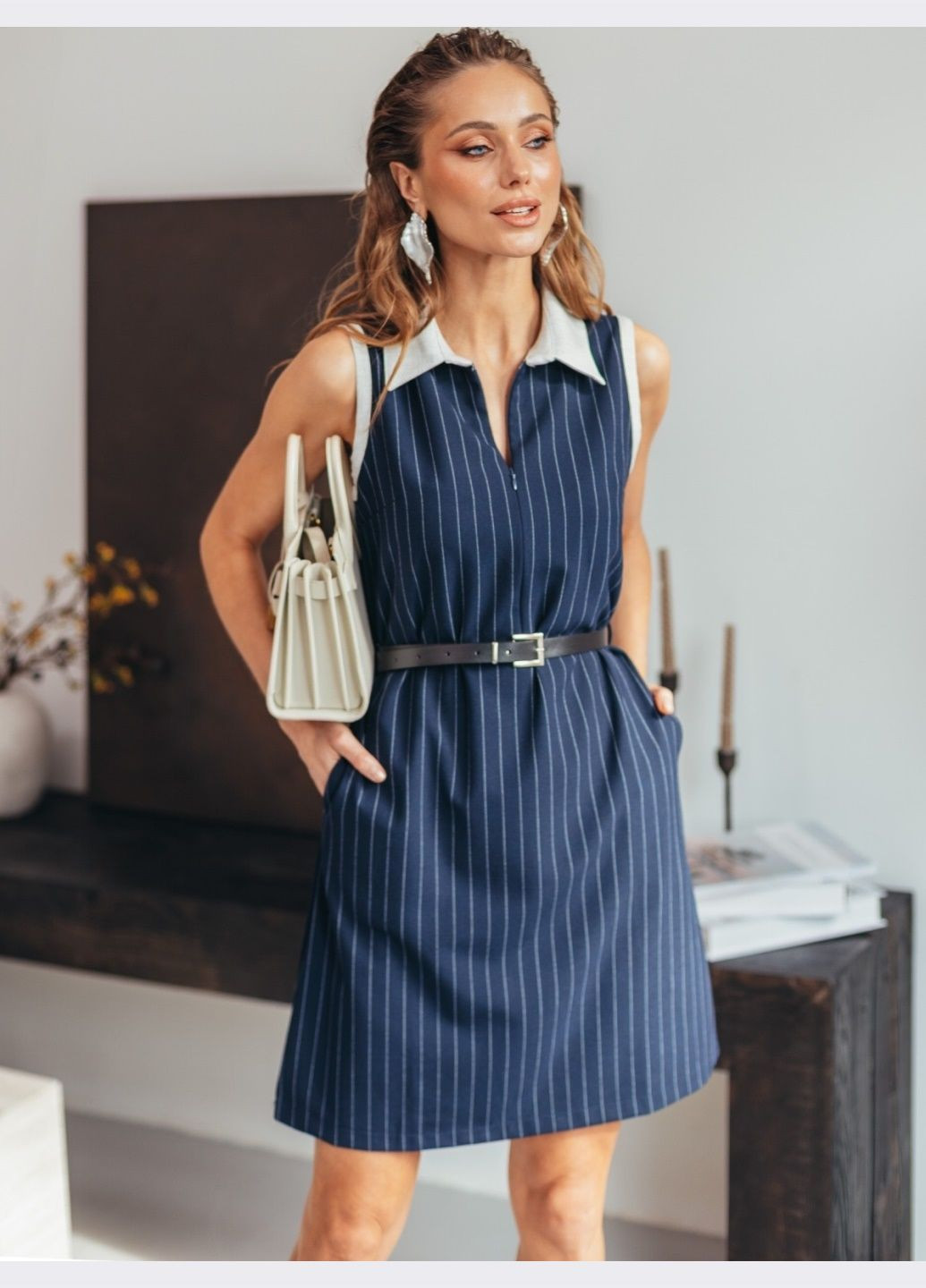 Темно-синее кэжуал короткое платье в мелкую полоску темно-синее Dressa в полоску