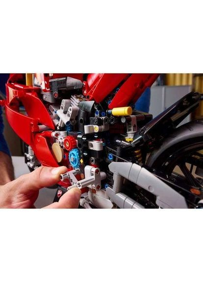 Конструктор Technic Мотоцикл Ducati Panigale V4 S, 1603 деталей, від 18 років (42202) Lego (369939031)