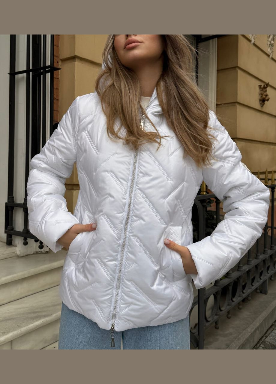 Белая демисезонная женская белая весенняя демисезонная укороченная куртка с капюшоном No Brand