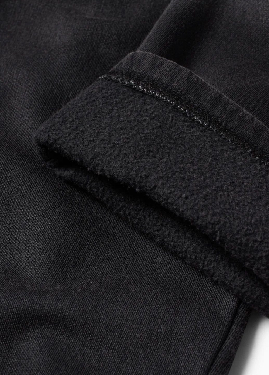 Черные спортивные демисезонные брюки C&A